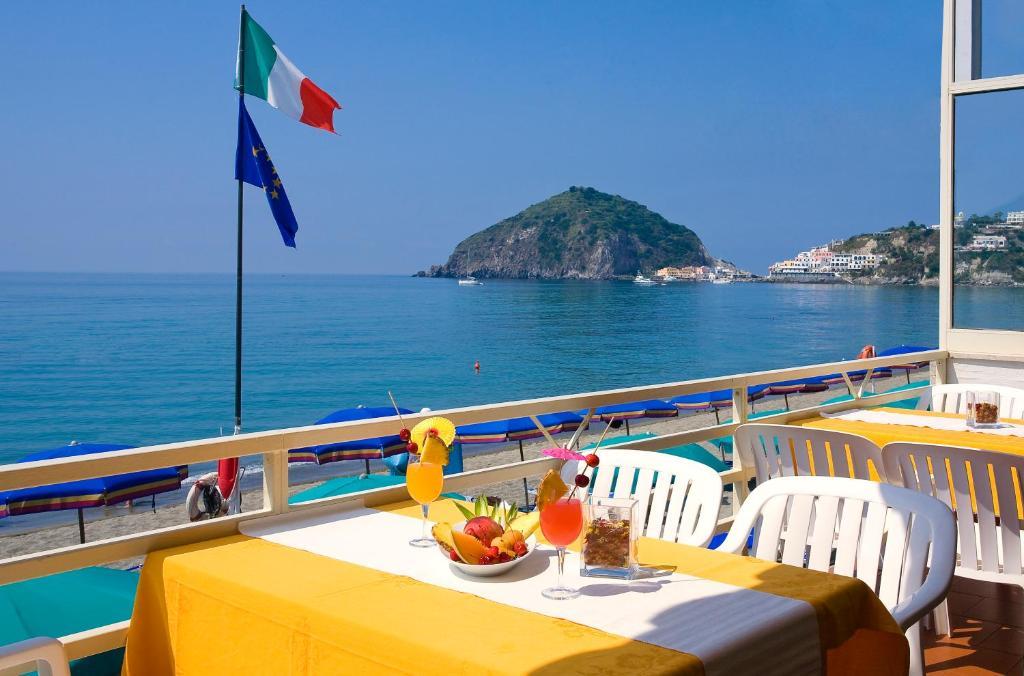 Hotel Vittorio Beach Resort Barano dʼIschia Kültér fotó